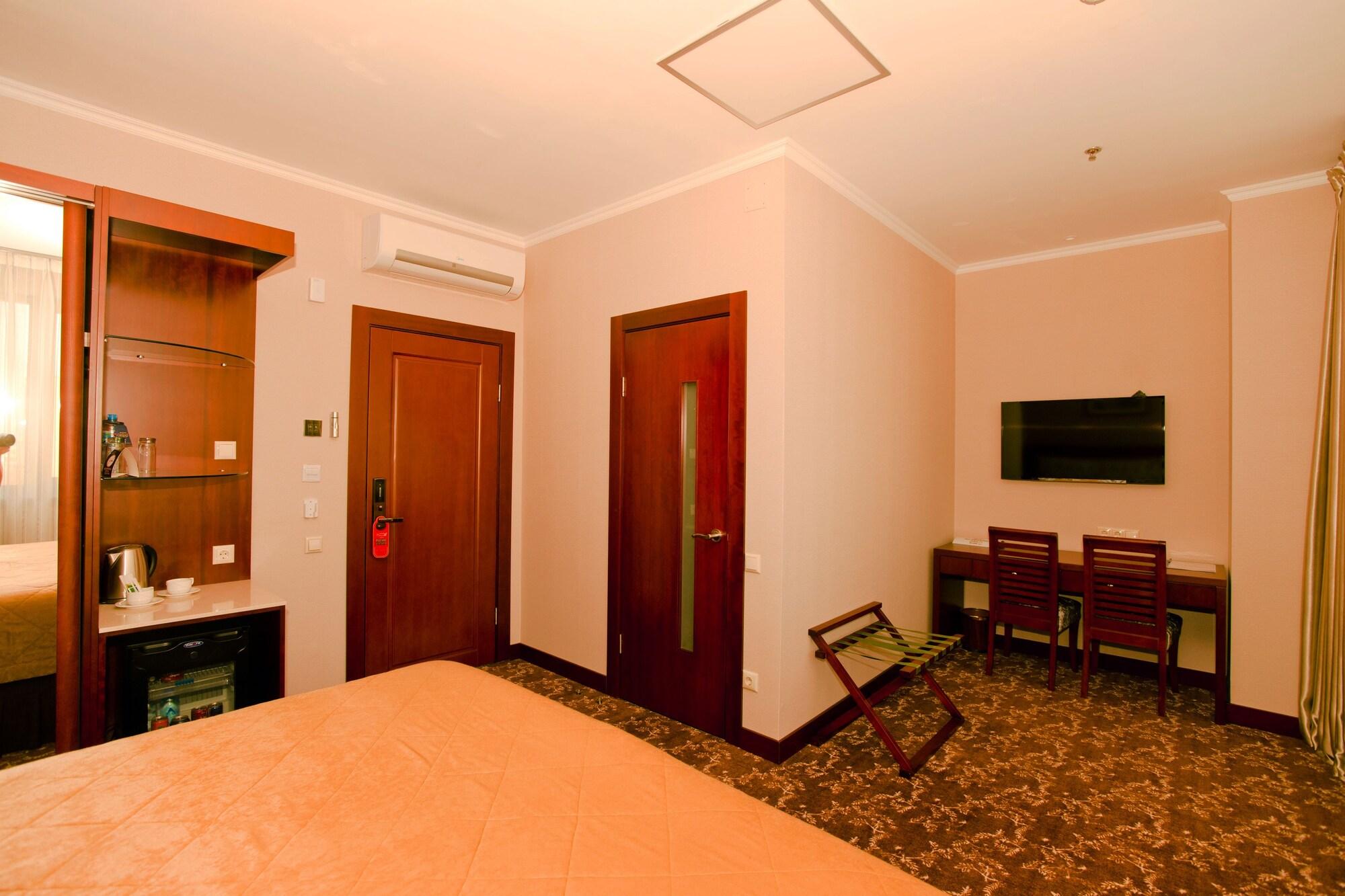 Grand Voyage Hotel Almaty Extérieur photo