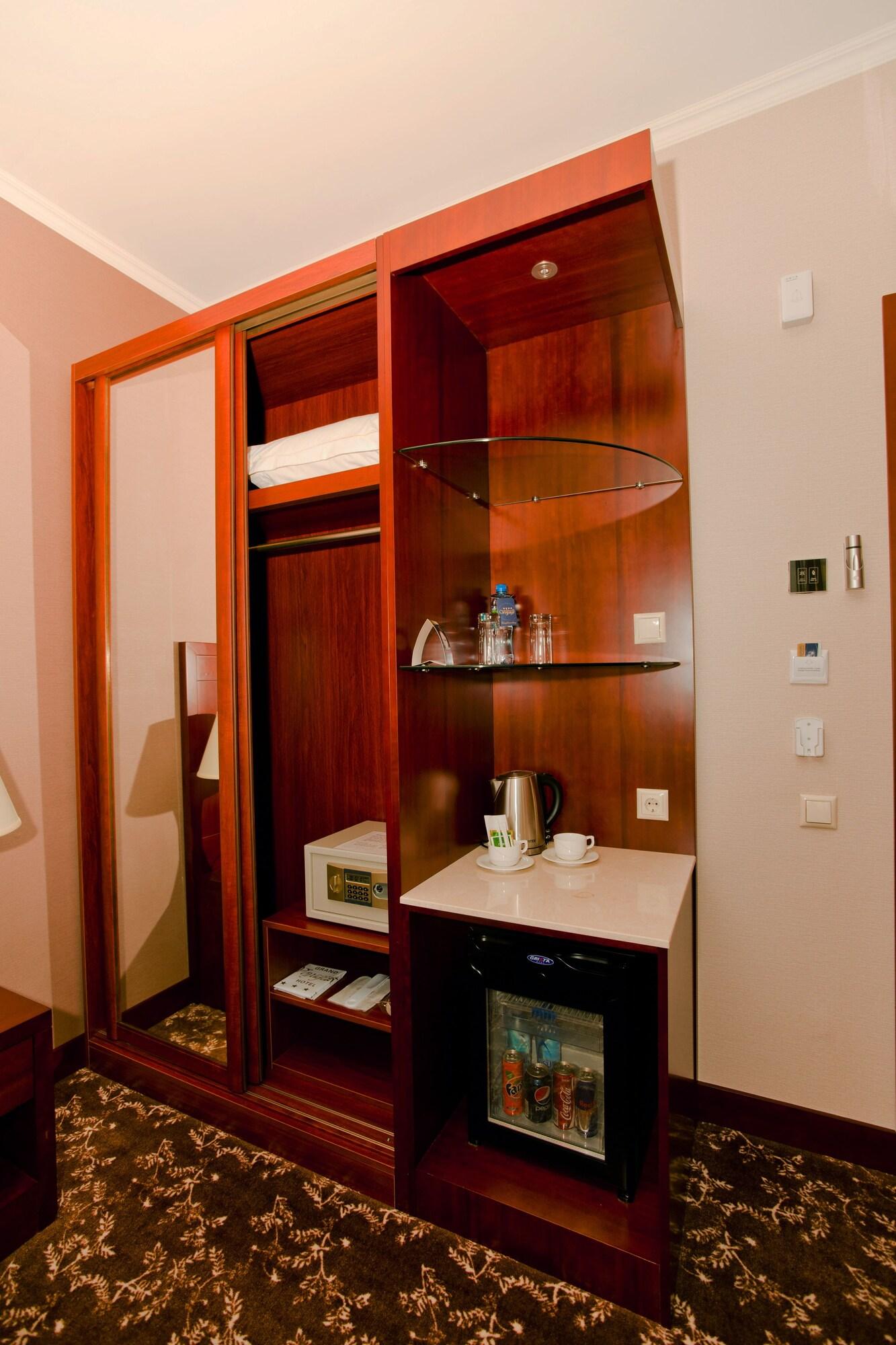 Grand Voyage Hotel Almaty Extérieur photo
