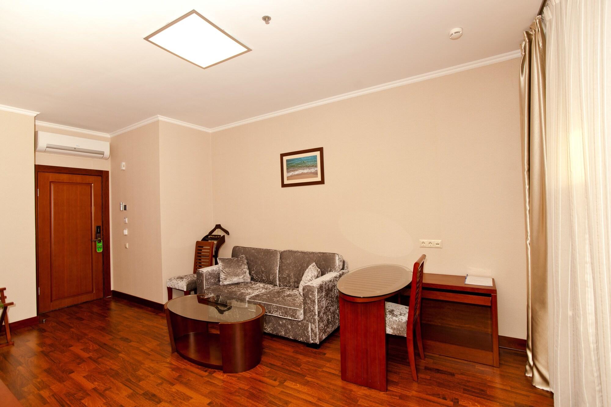 Grand Voyage Hotel Almaty Extérieur photo