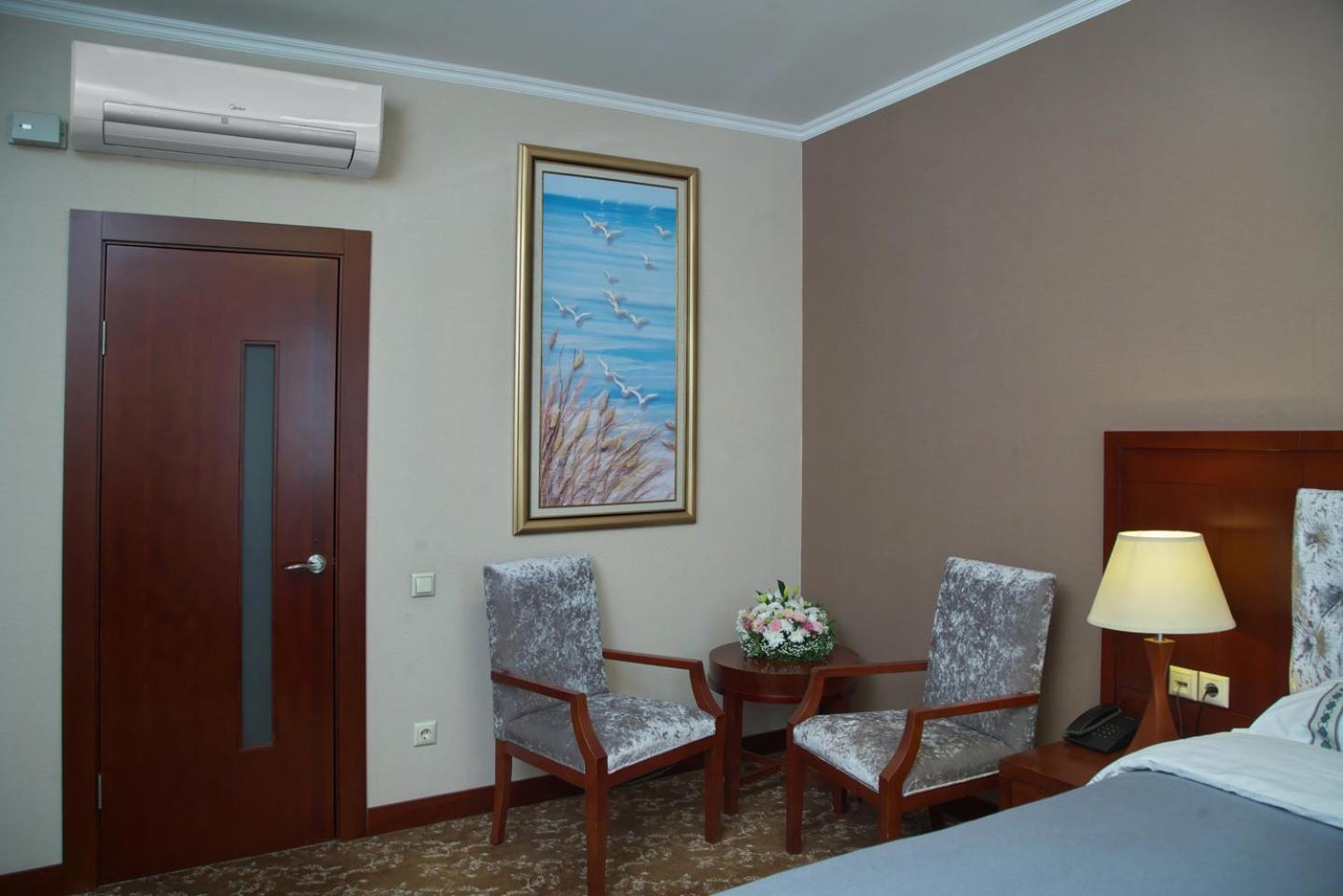 Grand Voyage Hotel Almaty Extérieur photo