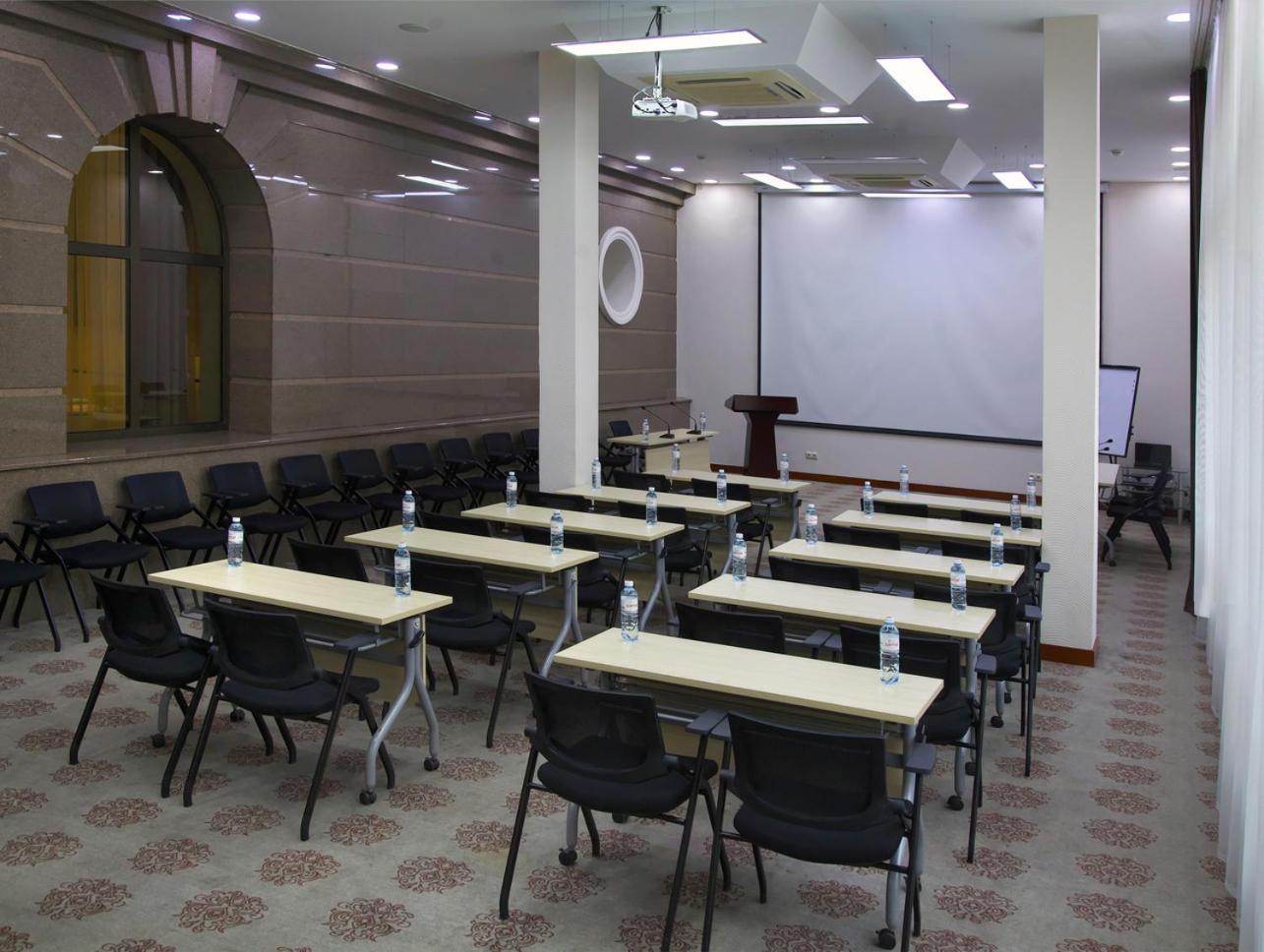 Grand Voyage Hotel Almaty Extérieur photo