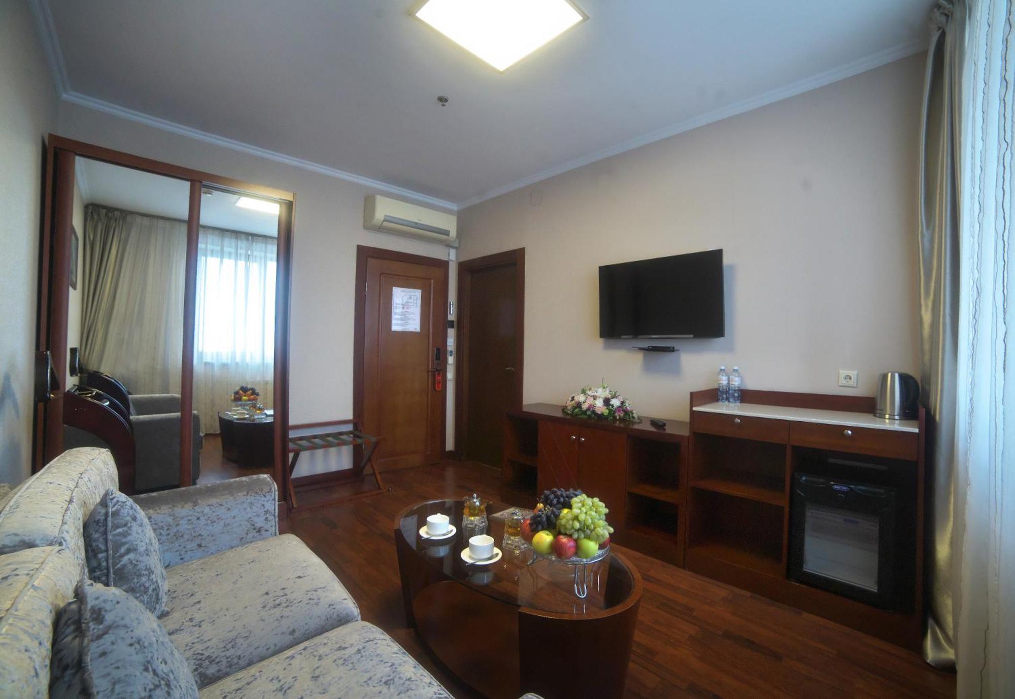 Grand Voyage Hotel Almaty Extérieur photo