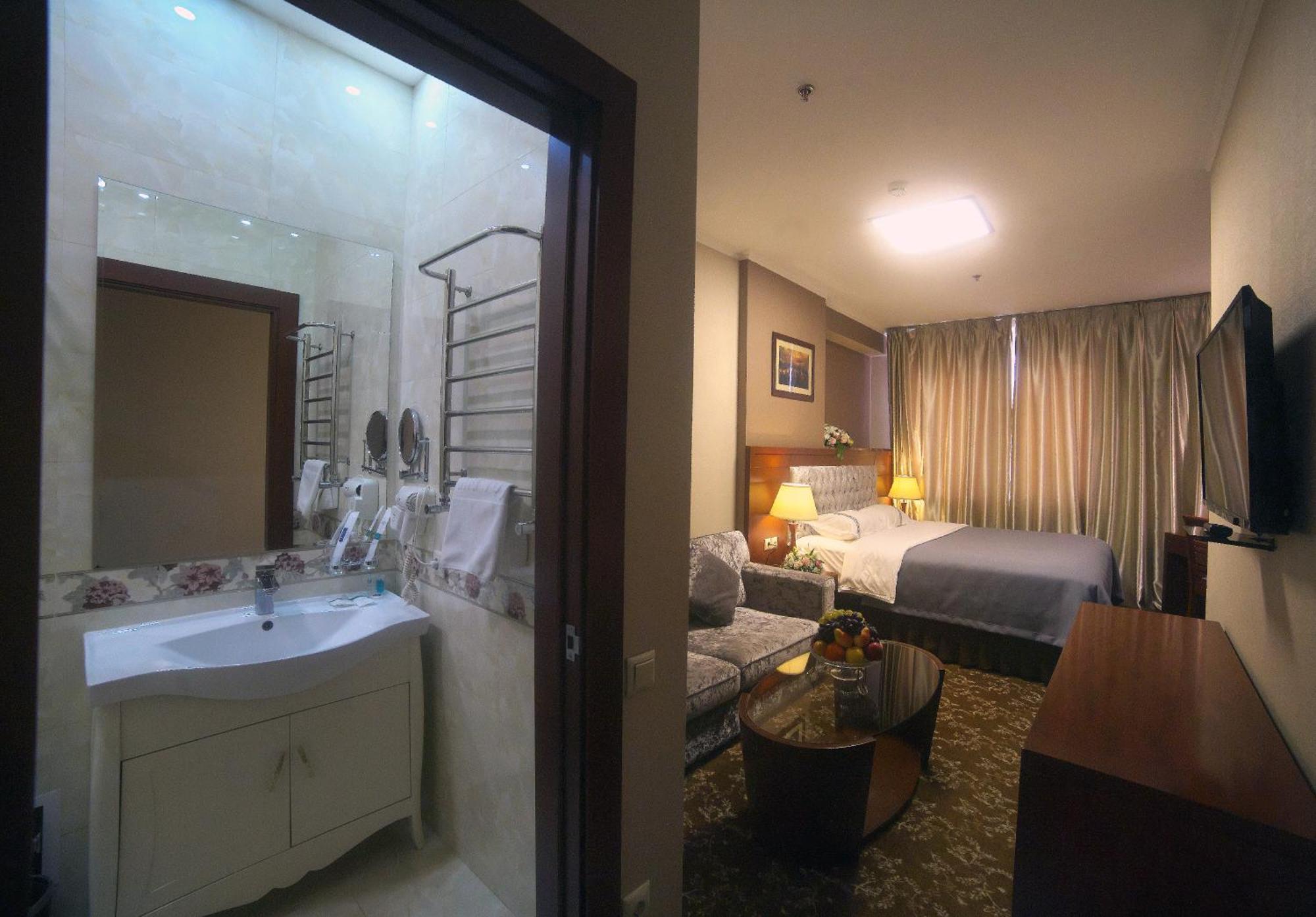 Grand Voyage Hotel Almaty Extérieur photo