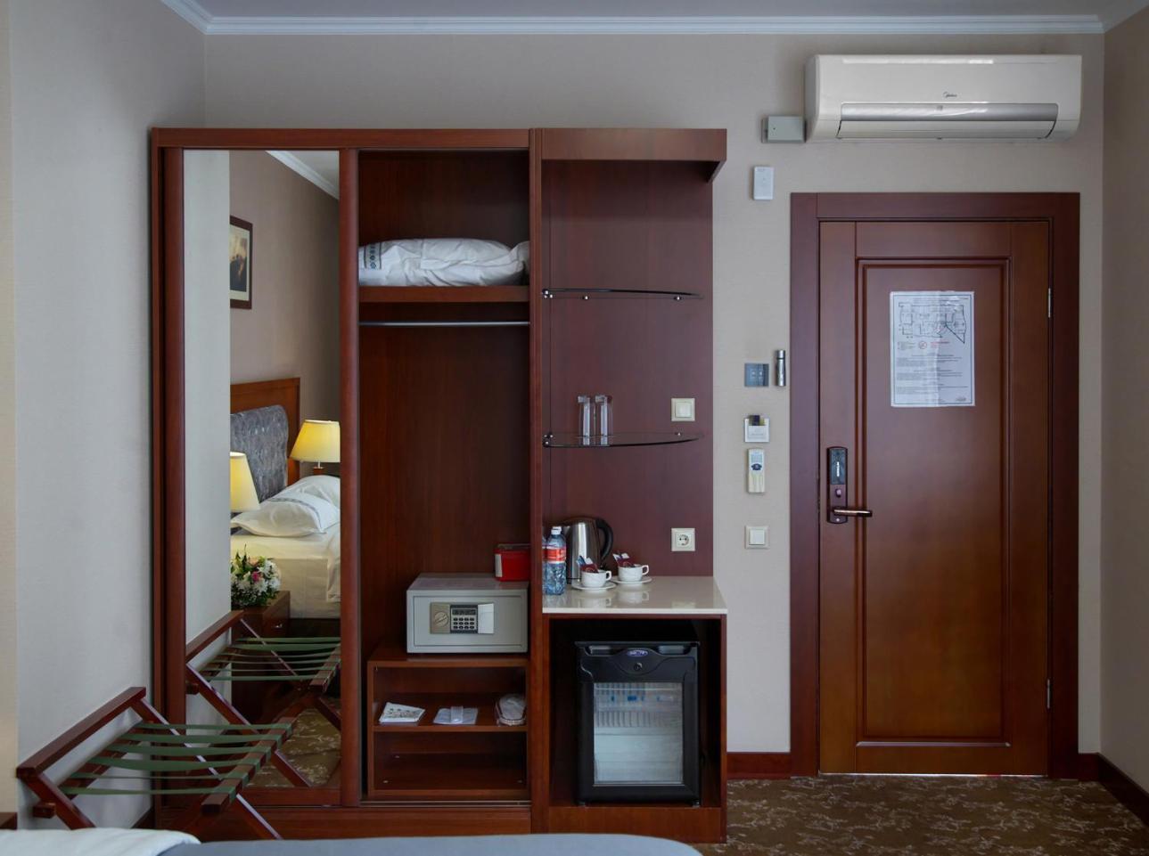 Grand Voyage Hotel Almaty Extérieur photo